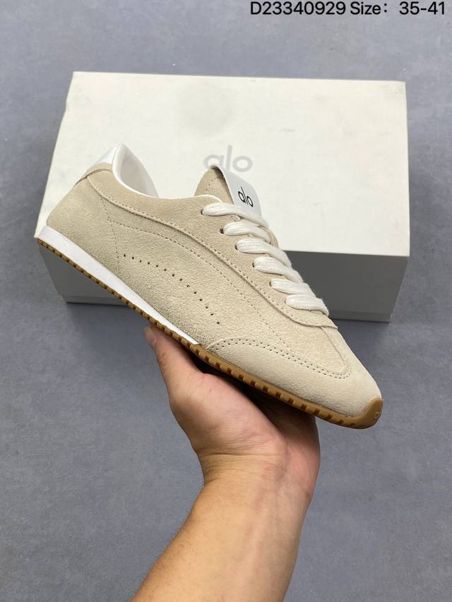 Alo Yogaalosunset's new suede low-top, thin-soled casual sneakers are simple in