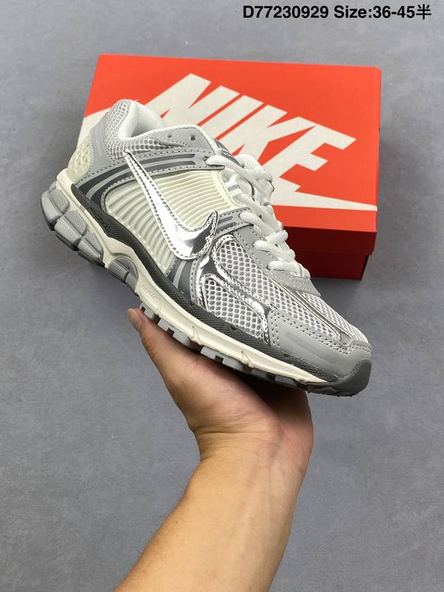 Nk Zoom Vomero 5 Sp retro-inspired mesh breathable sneakers. Early access editio