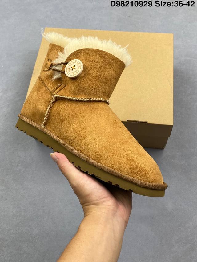 Ugg mid-cut snow boots are playful and versatile. These flat-soled, wool-lined,