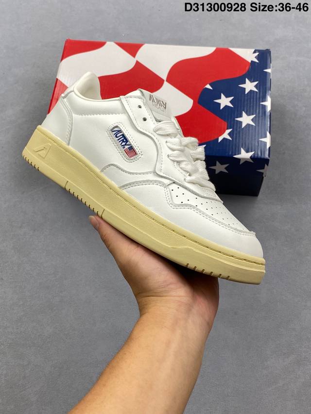 Autry, a well-known American sports brand, white and black leather low-top lace-