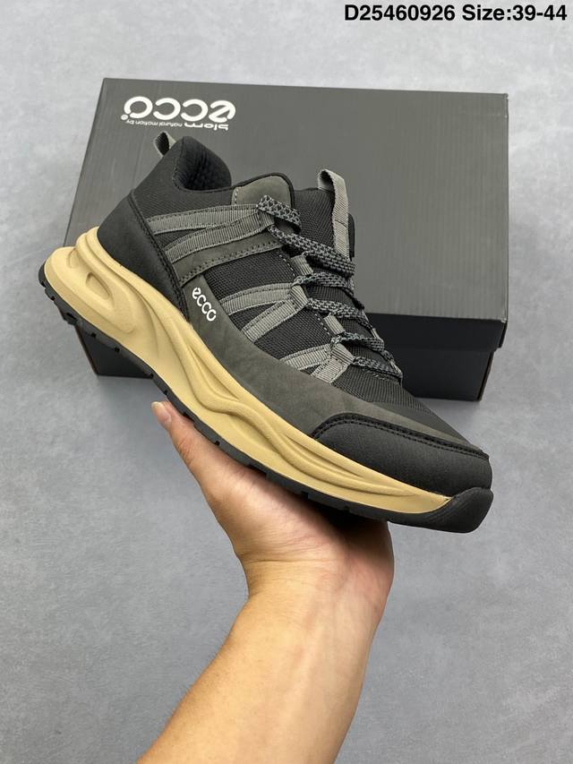 Corporate-grade Ecco breathable mesh stitching using Ecco family technology Boo