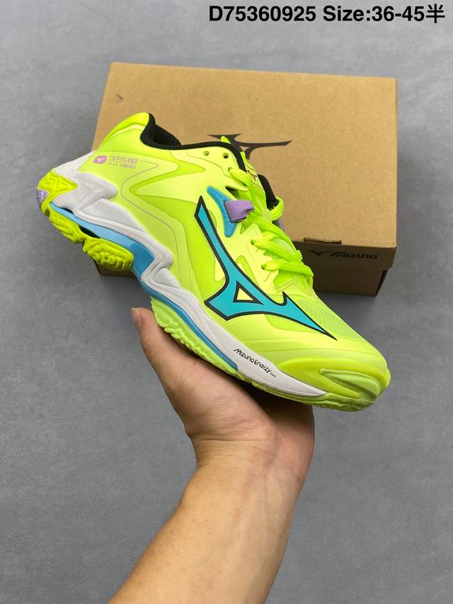 Mizuno Wave Lightning Z8 Comfortable, Non-slip and Wear-resistant Low-top Traini