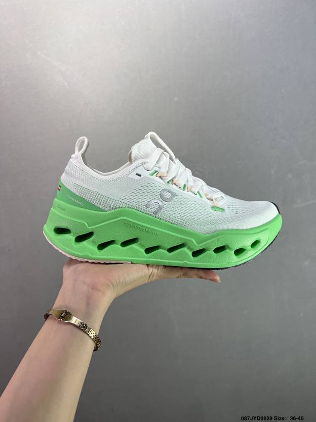 Corporate-grade On Cloud low-top, lightweight, comfortable, and versatile casua