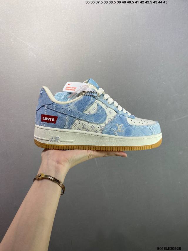 Corporate-grade Nike Air Force 1 '07 Low low-top sneakers and casual shoes with