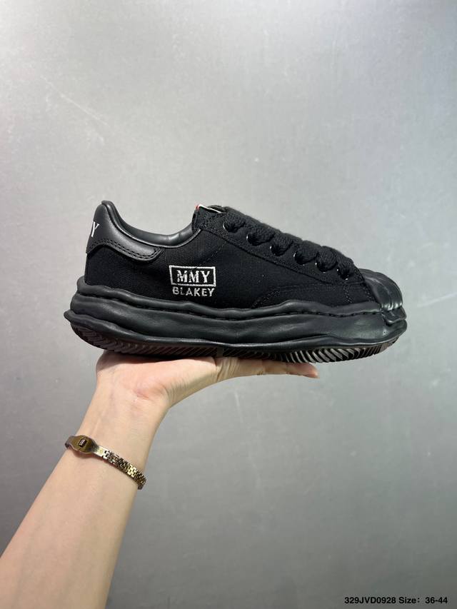 Company-level Shawn Yue's favorite item, retro dissolving style, Japanese concep