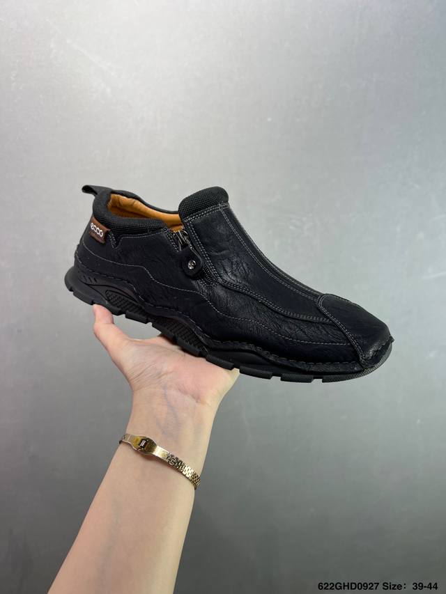 Corporate-grade Ecco breathable mesh stitching using Ecco family technology Boo