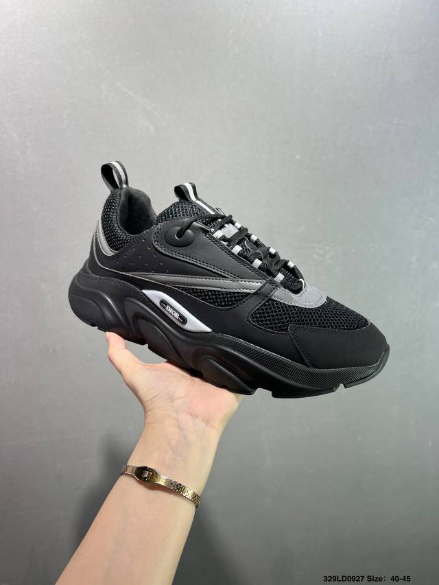 Dior mesh low-top sports casual shoes. This series is carefully crafted from bla