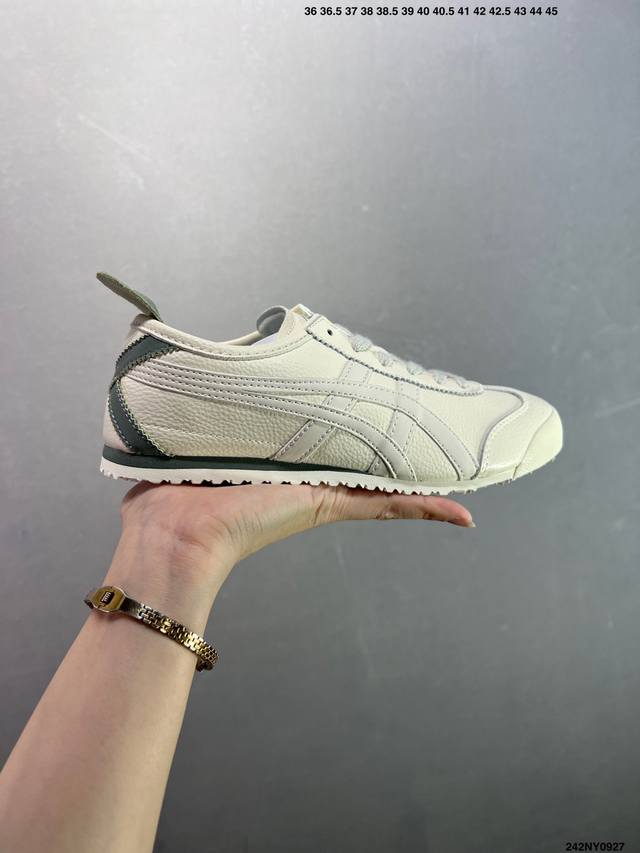Asics men's and women's shoes, genuine half-size versions, made in Japan. Classi