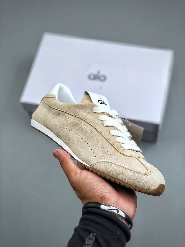 Alo Sunset Sneaker: Comfortable, versatile mesh fabric with shock absorption, br