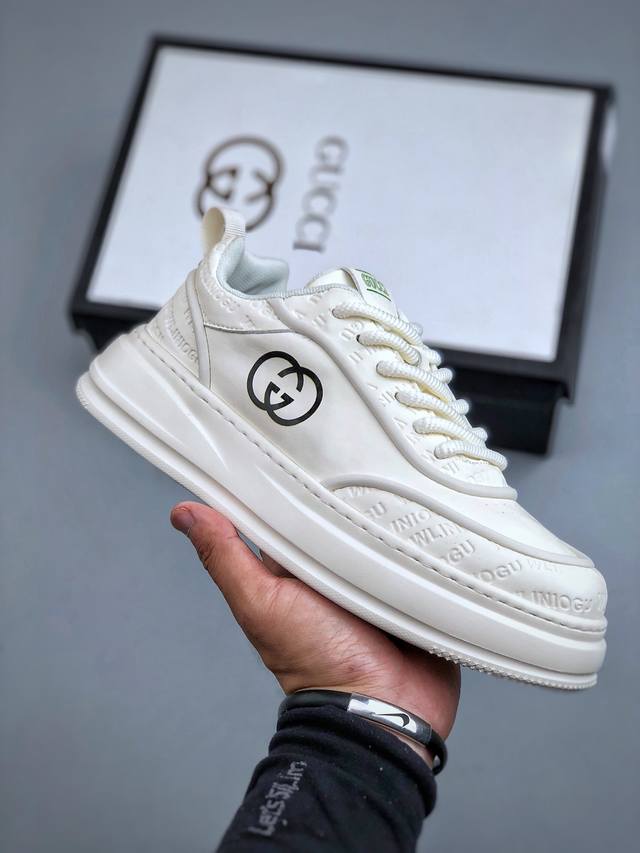 Gucci's latest men's shoes this year, available in Hong Kong - synced with the s