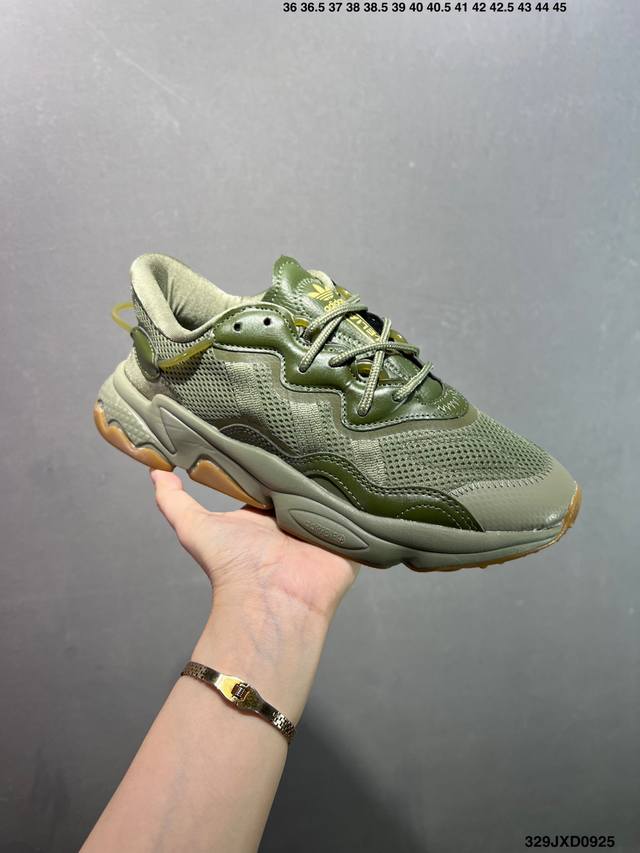Company-level Adidas Ozweego retro item The overall outline is quite similar to