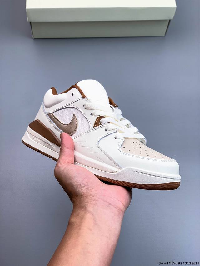 Air Jordan Stadium 9O Stadium's new versatile casual shoeThe Jordan Stadium 90 i