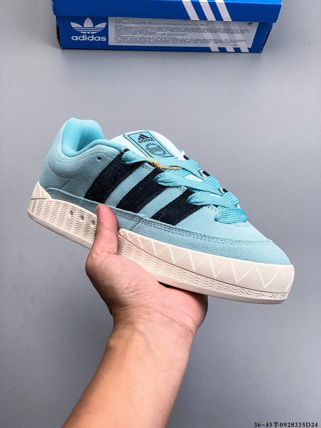 Using a solid-color suede upper, the wear-resistant rubber outsole is the latest