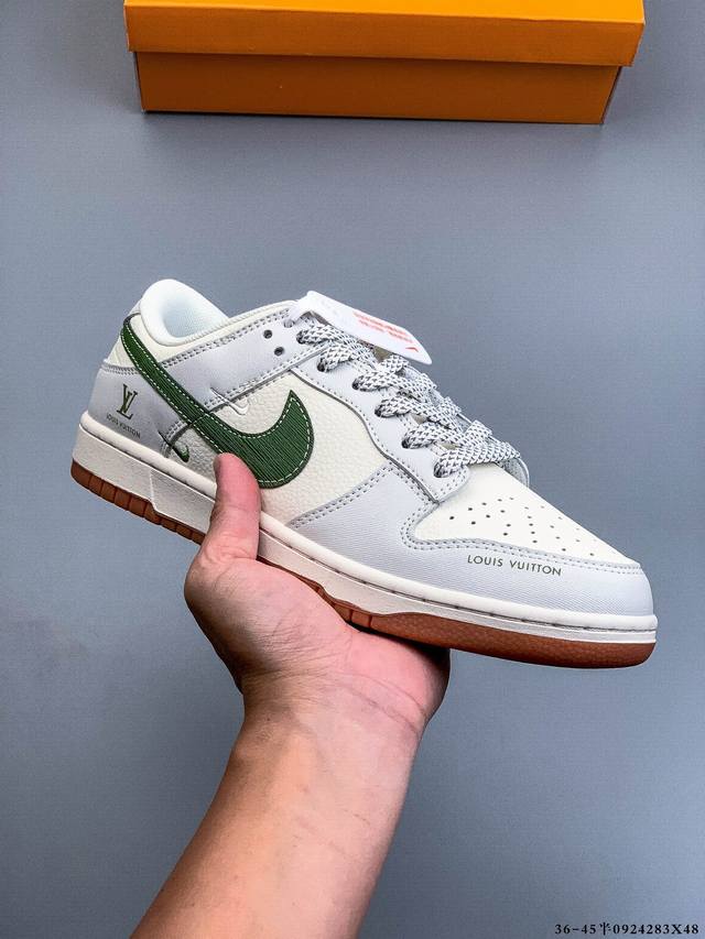 Nike Dunk Sb Low, Nike's classic low-top skate shoe. Original production line! T