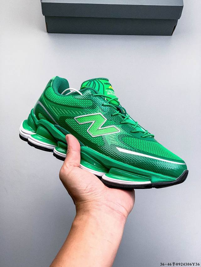 New Balance Nb U 0Ea running shoes. This remake of a classic shoe incorporates