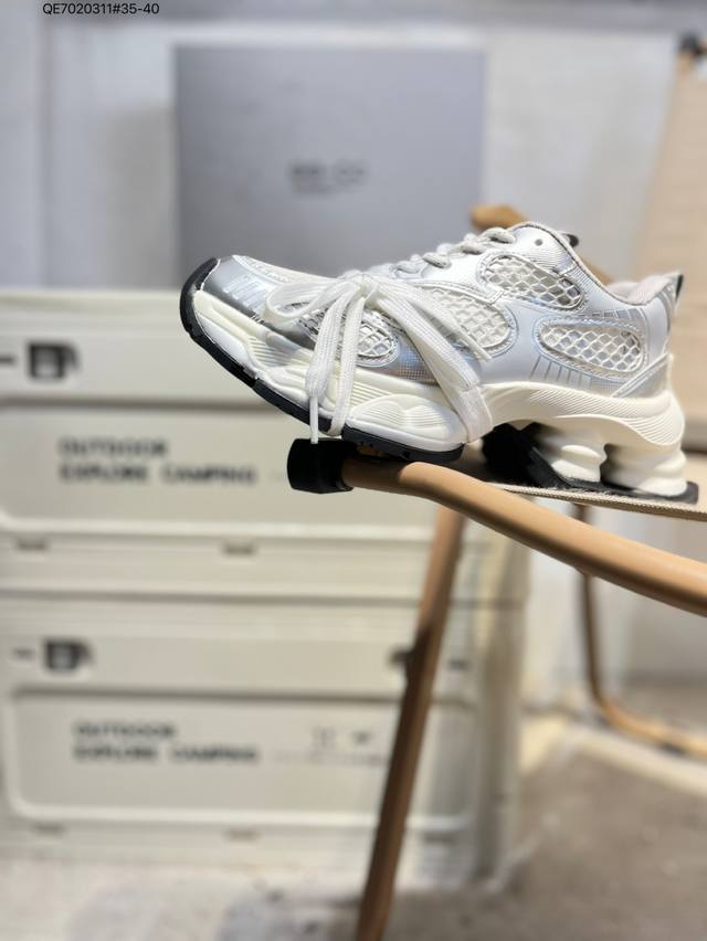 Gg-Cc Chunky Low White Deer style, Unique Star's new Ggcc low-top retro thick-so