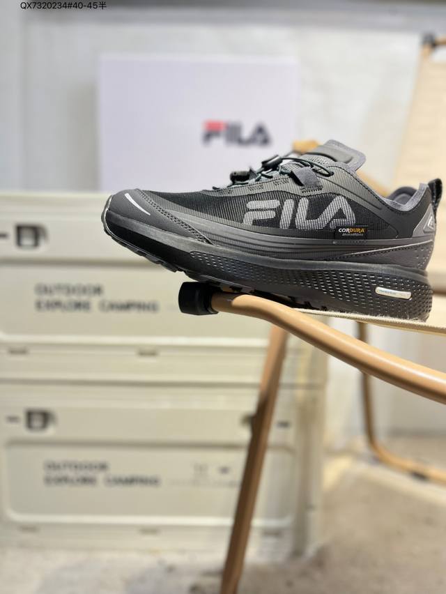 Fila Fusion low-top sneakers. Filafusion focuses on fashion and sports culture.