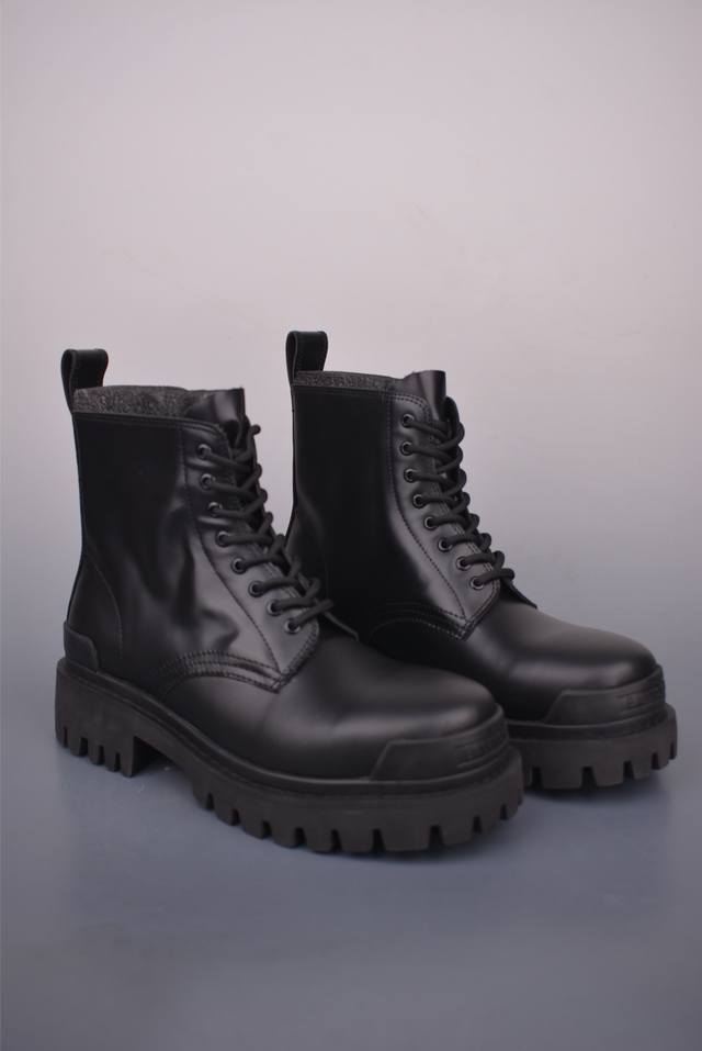 Balenciaga shiny leather Martin bootsThick-soled Martin boots, casual military b