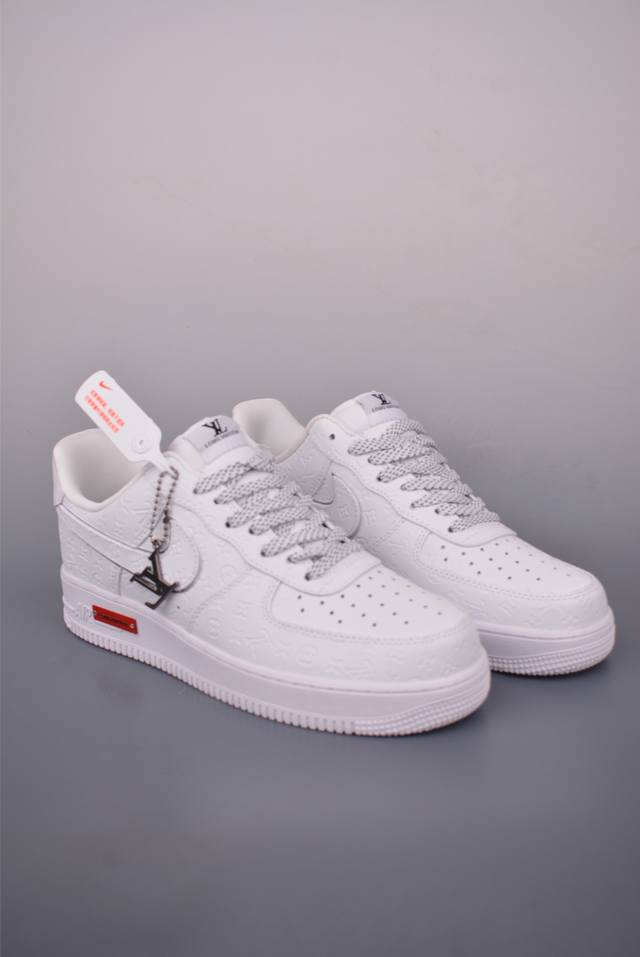 Nike Air Force 1 Low Lv co-branded Original last and original cardboard to creat
