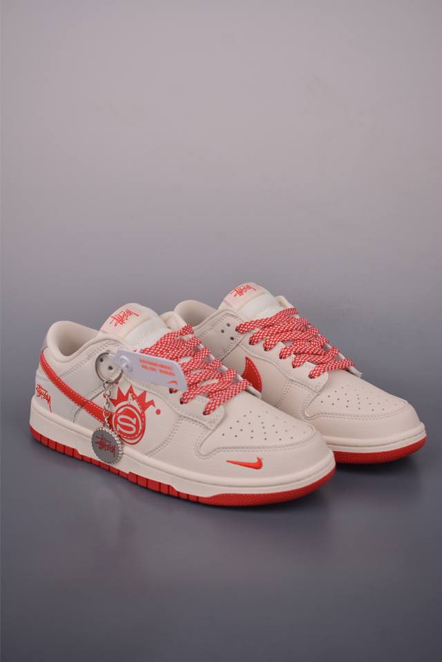 Nike Sb Dunk Low Stussy collaborationPure original factory product Highly recomm