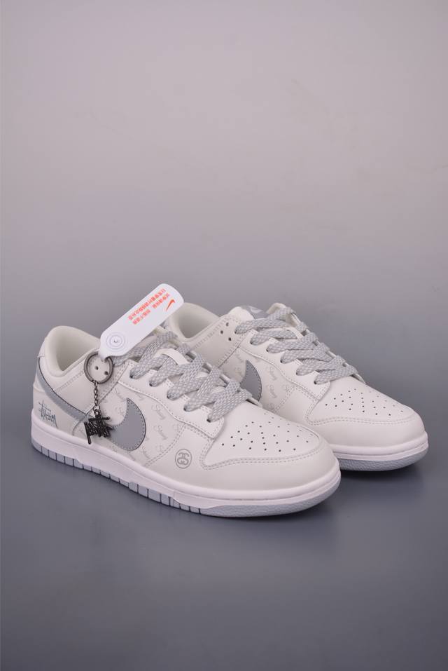 Nike Sb Dunk Low Stussy collaborationPure original factory product Highly recomm