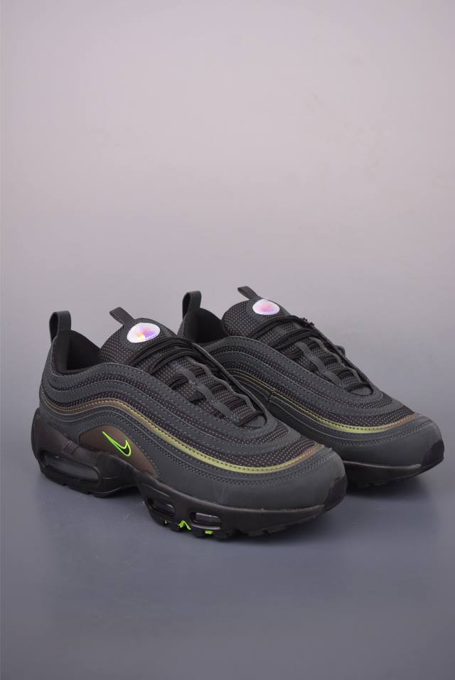 Nike Air Max 95 original versionTrendy and versatile air cushioned jogging shoes