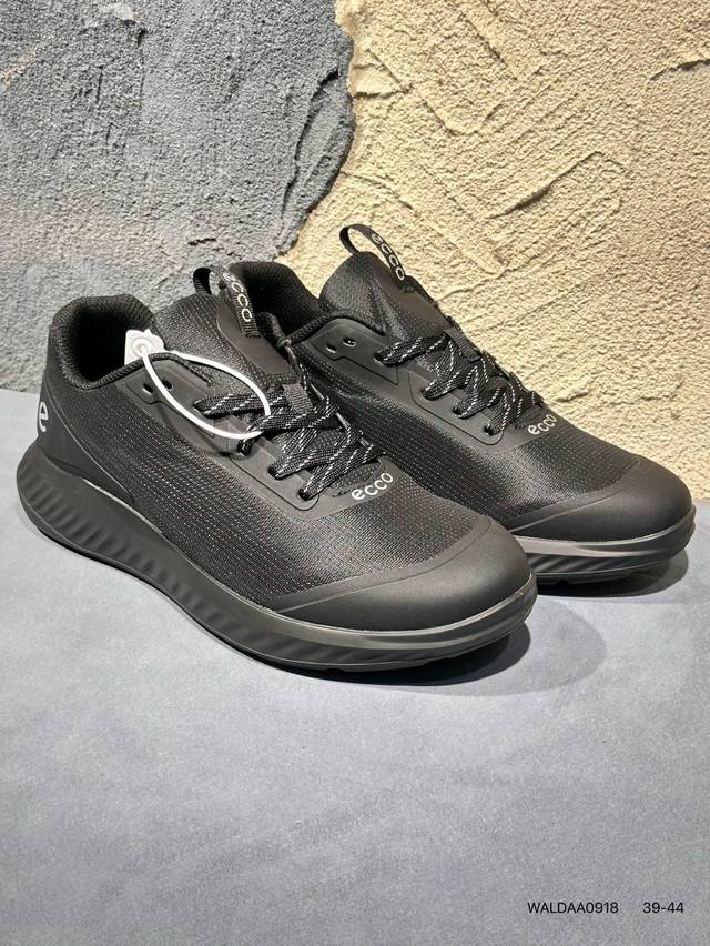 New product launch photos Ecco Guangdong original breathable, equipped with the