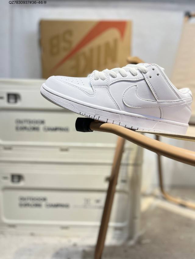 Nike Dunk Low Sneakers Sb series classic and versatile casual sports sneakers.