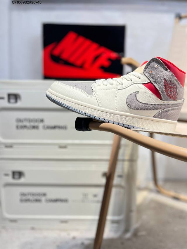Air Jordan 1 Mid Aj1 series basketball shoes official synchronization color Ct3