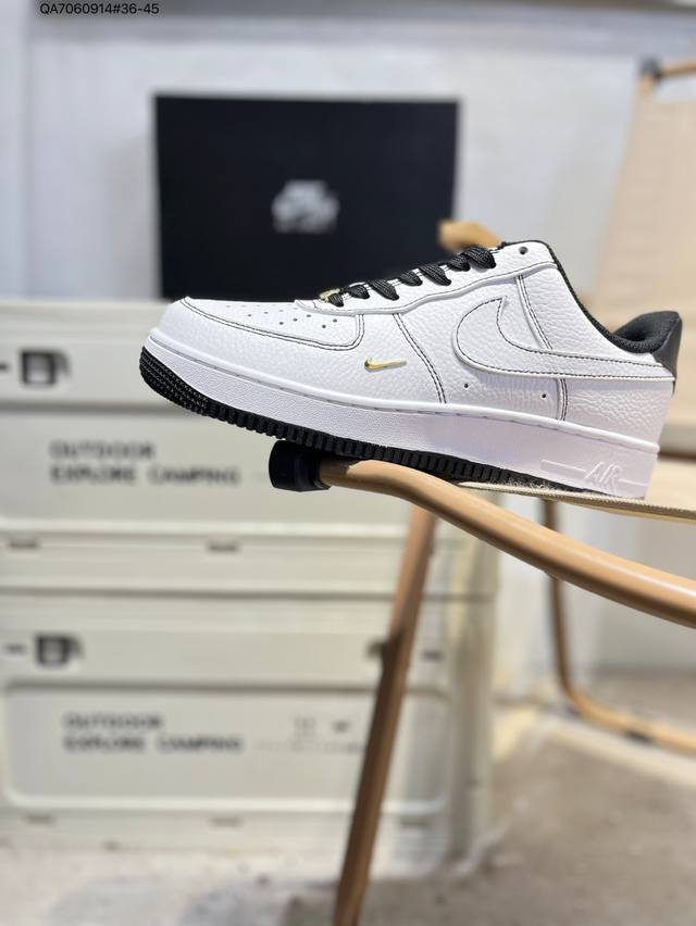 Nike Air Force 1 '07 is a versatile casual sneaker. Its soft, springy cushionin