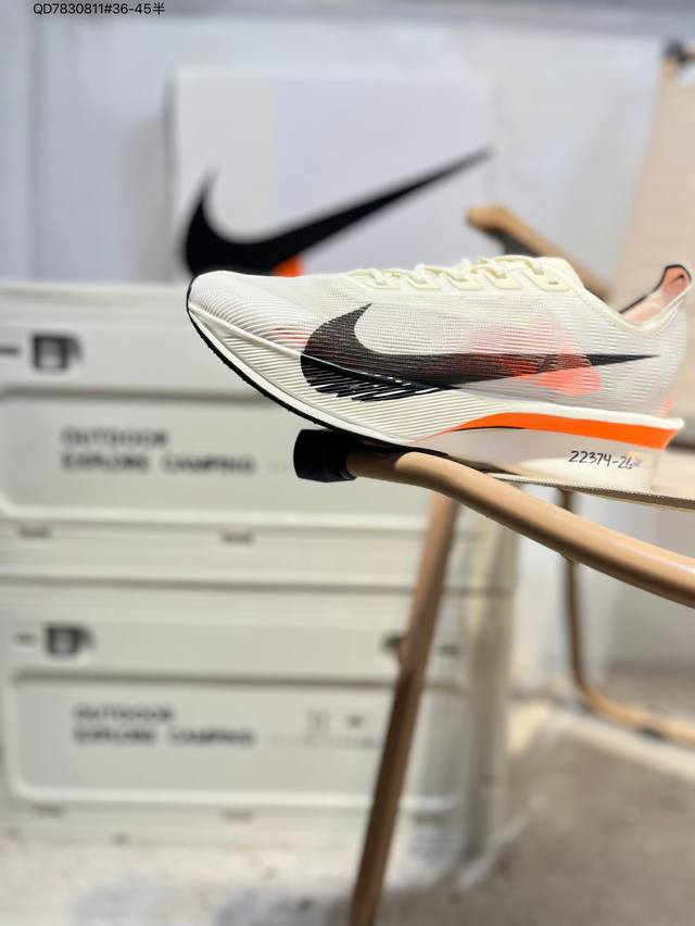 Nike Zoomx Vaporfly Next% 4 lightweight mesh breathable running shoes. This next
