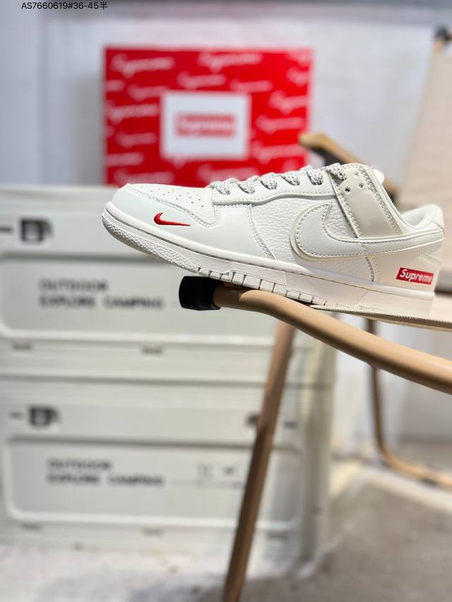 Supreme x Nike Sb Dunk Low, a highly recommended new colorway from a leading ma