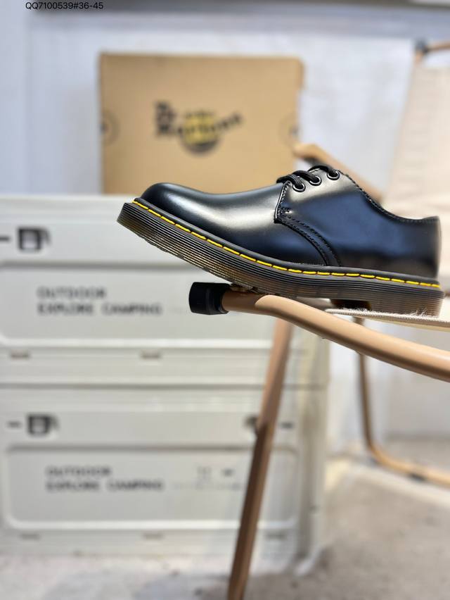 Dr.Martens 1460 series thick sole, motorcycle stitching, made with original mate