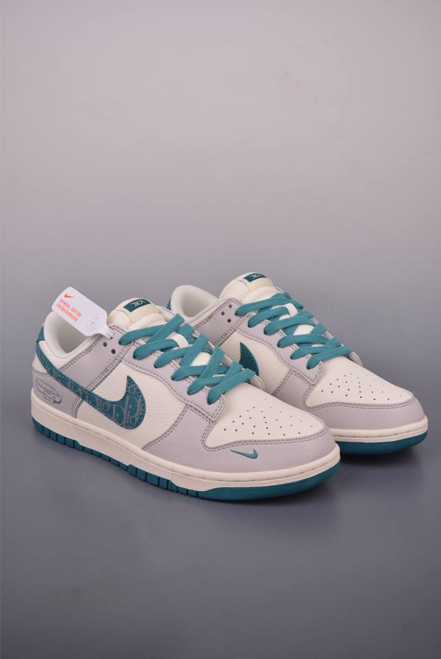 Nike Sb Dunk Low Dior collaborationPurely original product from a large factory,
