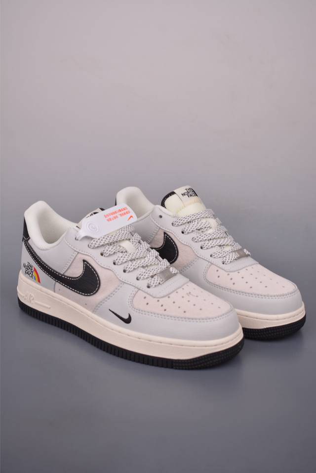 Nike Air Force 1 Low The North Face collaborationOriginal last and cardboard cre