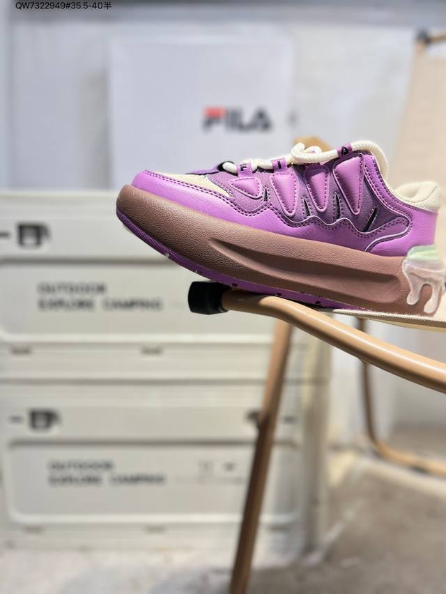 Fila Fusion low-top sneakers. Focusing on fashion and sports culture, Filafusion