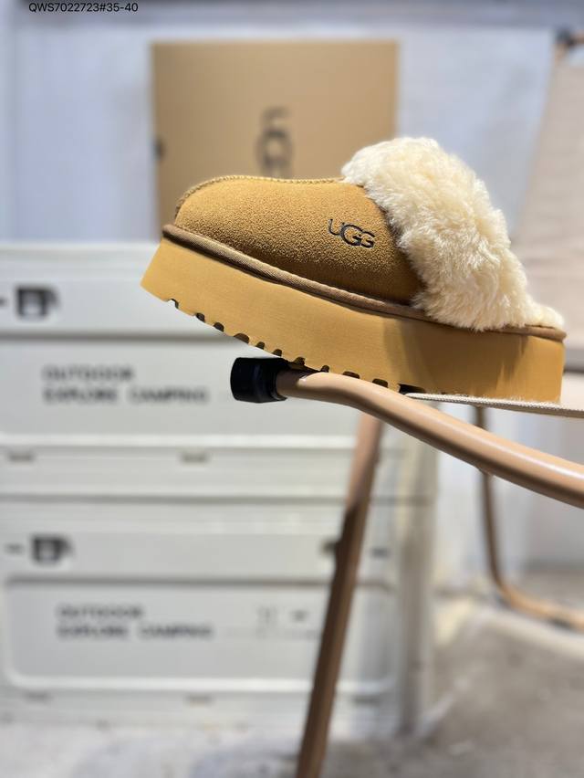 Ugg snow boots with waterproof suede leather uppers. American luxury brand Ugg W