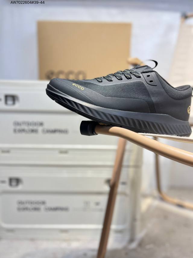 Ecco men's shoes are lightweight, breathable, comfortable, and durable. Skin-fri