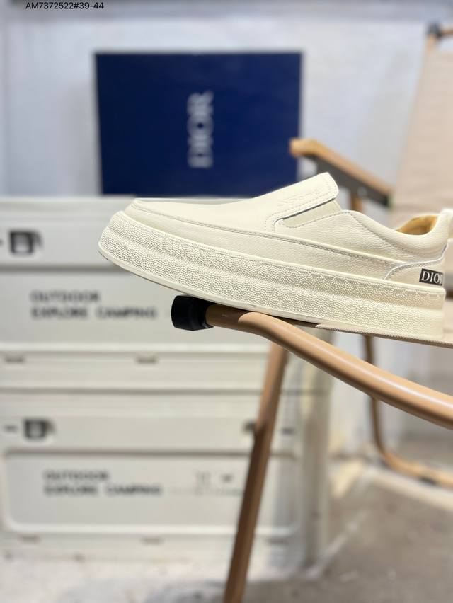 Dior Dior top imported materials extremely skin-friendly and comfortable to the