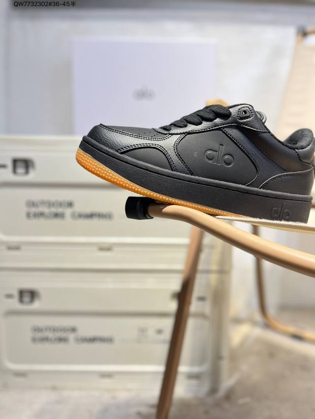 Alo Yoga Recovery Mode versatile, lightweight, non-slip, shock-absorbing low-top