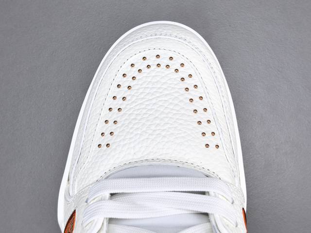 Channel advantage! Counter version of the Lv Trainer Couple Limited Series Casua