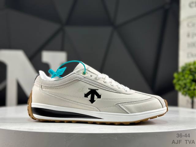 Descente Terrain D Comfortable, Soft, Slip-Resistant, Wear-Resistant Low-Top Cas