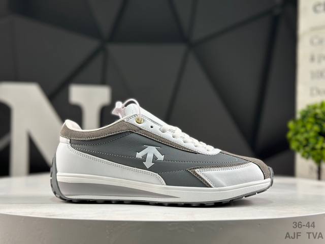 Descente Terrain D Comfortable, Soft, Slip-Resistant, Wear-Resistant Low-Top Cas