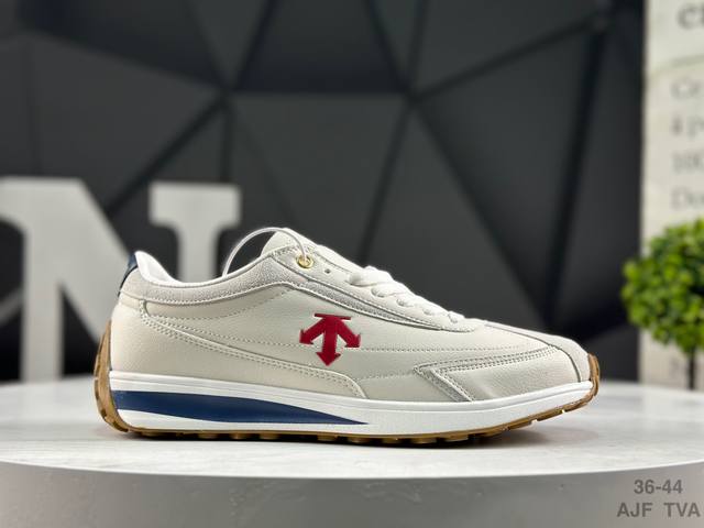 Descente Terrain D Comfortable, Soft, Slip-Resistant, Wear-Resistant Low-Top Cas