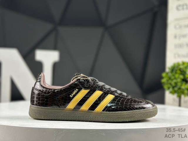 Adidas Originals Samba Black (Ddd) This shoe continues the tradition of a rubber