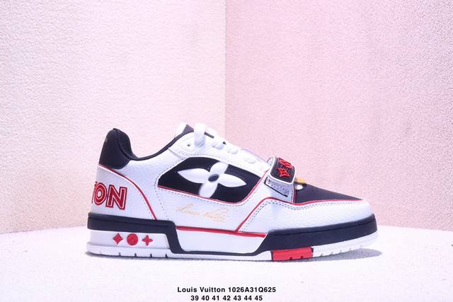 Louis Vuitton men's and women's shoes come with a sturdy drawer gift shoebox. Th