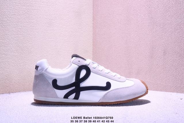 Loewe Ballet Runner 2.0 calfskin round-toe lace-up low-top casual shoes. The new