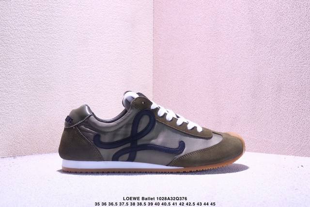 Loewe Ballet Runner 2.0 calfskin round-toe lace-up low-top casual shoes. The new