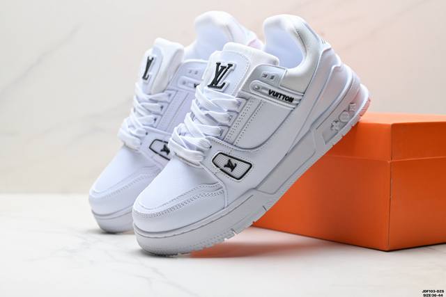 Authentic Louis Vuitton Trainer Sneaker Low, Brand New, Casual Sportswear Style,