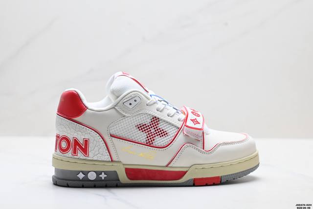 Company Grade Louis Vuitton Trainer Sneaker Low. A versatile and comfortable sne